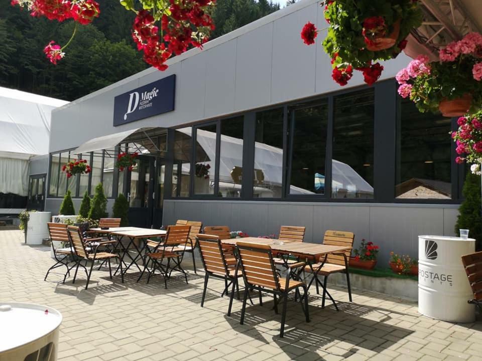 D' Magic Hotel Brosteni Ngoại thất bức ảnh